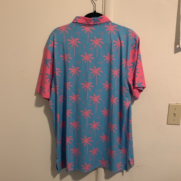⚡️Chubbies Men's Blue and Pink Palm Tree performance polo! - Picture 4 of 4